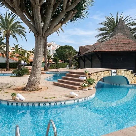 With Pool Appartement